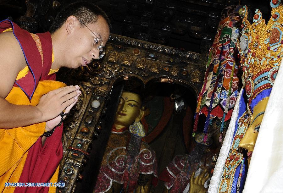 Panchen Lama visita templo Jokhang en Tíbet