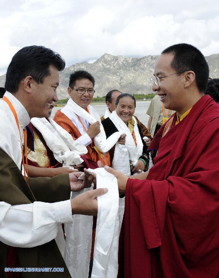 Panchen Lama visita templo Jokhang en Tíbet