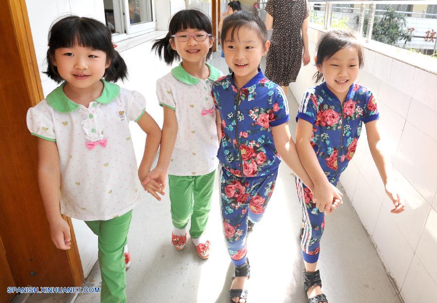11 pares de gemelos entran a la misma escuela en Nanjing