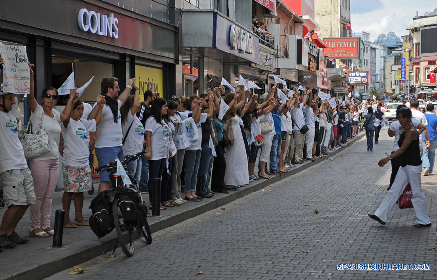 Miles de turcos se reúnen en Estambul para conmemorar Día Mundial de la Paz