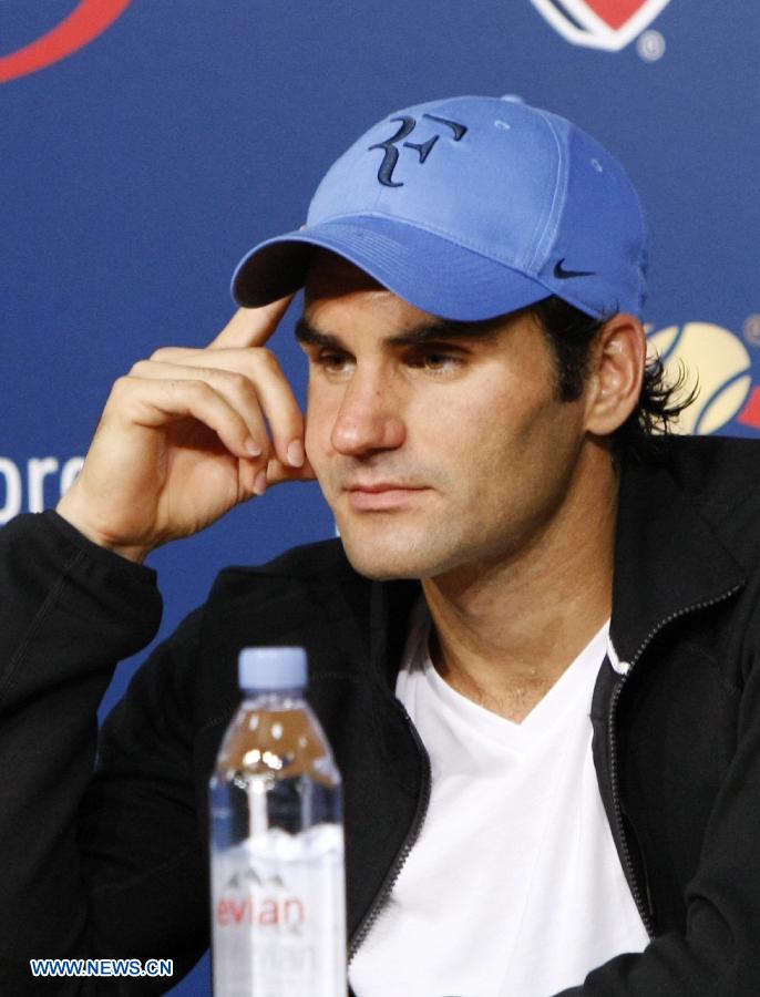 Robredo eliminó a Federer y pasó a cuartos de final