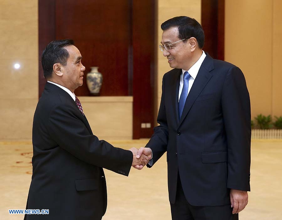Primer ministro chino se reúne con homólogo de Laos