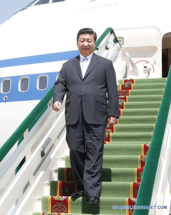 Presidente chino llega a Asjabad para iniciar su primera gira por Asia Central
