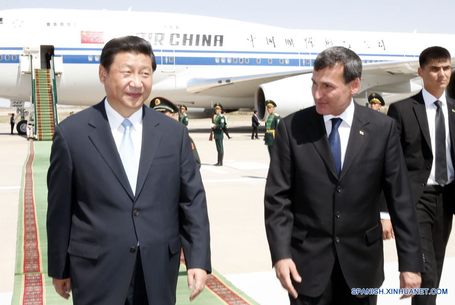 Presidente chino llega a Asjabad para iniciar su primera gira por Asia Central