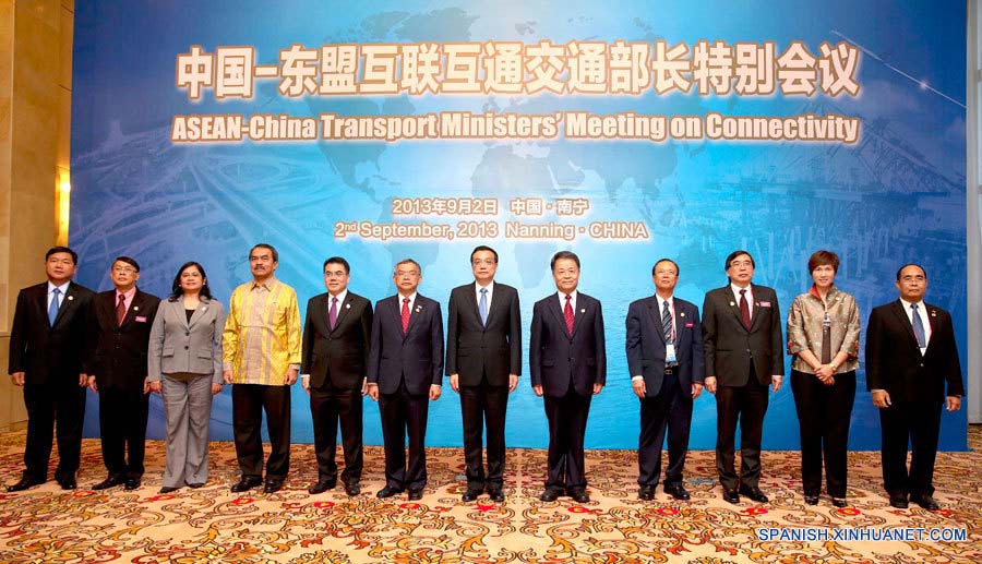 China y ASEAN mejorarán cooperación económica, según premier chino