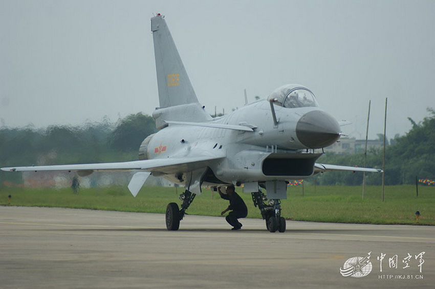 China prueba su cazador j-10