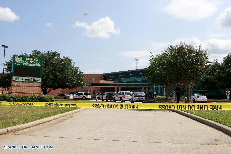 Un estudiante muere apuñalado y tres resultan heridos en secundaria de Texas