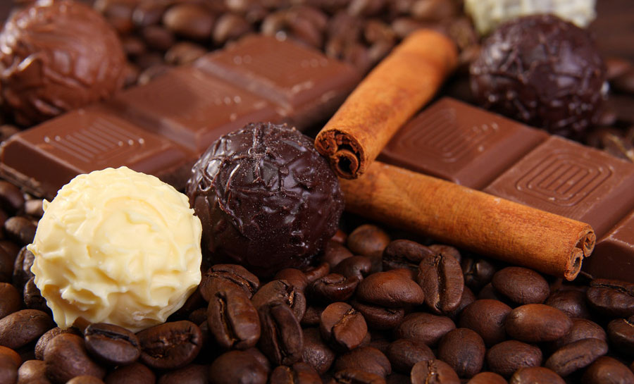 Alertan efectos negativos de chocolate y café en mujeres lactantes