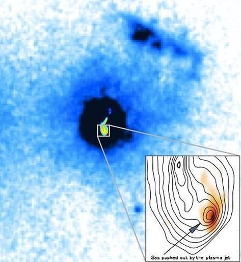 Agujero negro expulsa materia a la velocidad de la luz