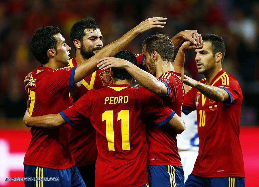 Fútbol: España sufre para empatar 2-2 con Chile en partido amistoso