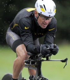 Armstrong devuelve medalla olímpica de bronce