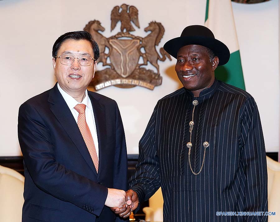 Máximo legislador chino promete lazos bilaterales más fuertes con Nigeria