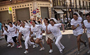 Espagne : de futures mariées font la course à Granada