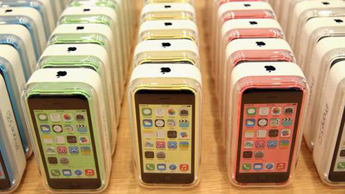 Anuncio fraudulento hace creer que los iPhones con sistema iOS7 son sumergibles