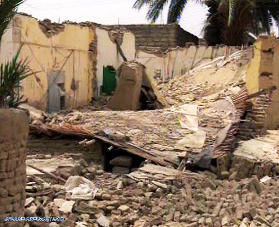 Terremoto deja 208 muertos en suroeste de Pakistán