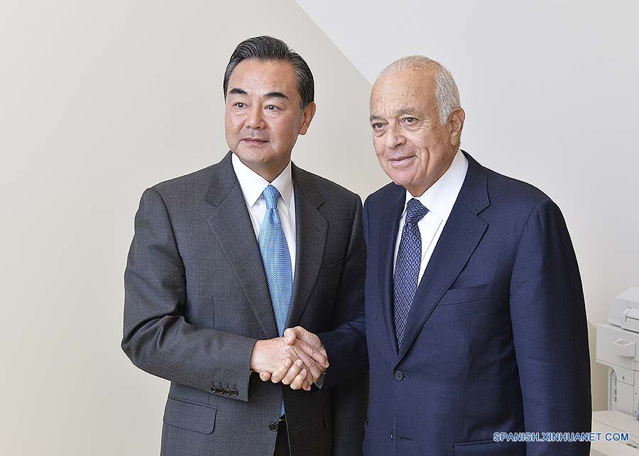 Canciller chino se reúne con jefe de Liga Arabe