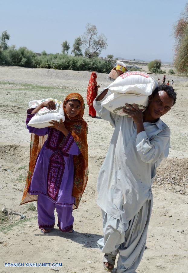 Sismo en Pakistán deja 355 muertos y 619 lesionados