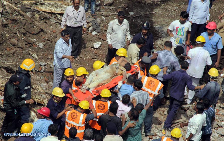 Aumenta cifra de víctimas a 43 muertos y 32 heridos por colapso de edificio en Mumbai