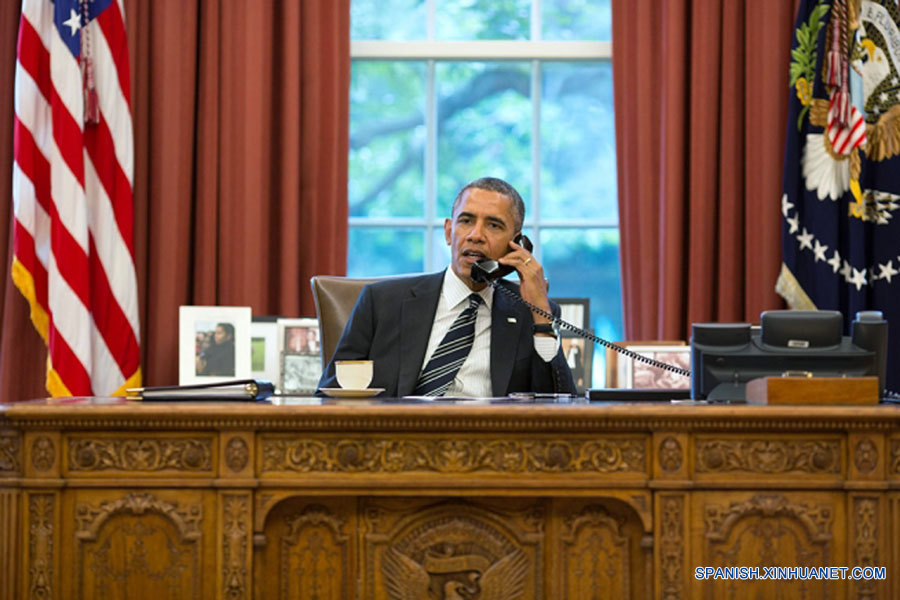 Obama habla por teléfono con presidente iraní sobre tema nuclear