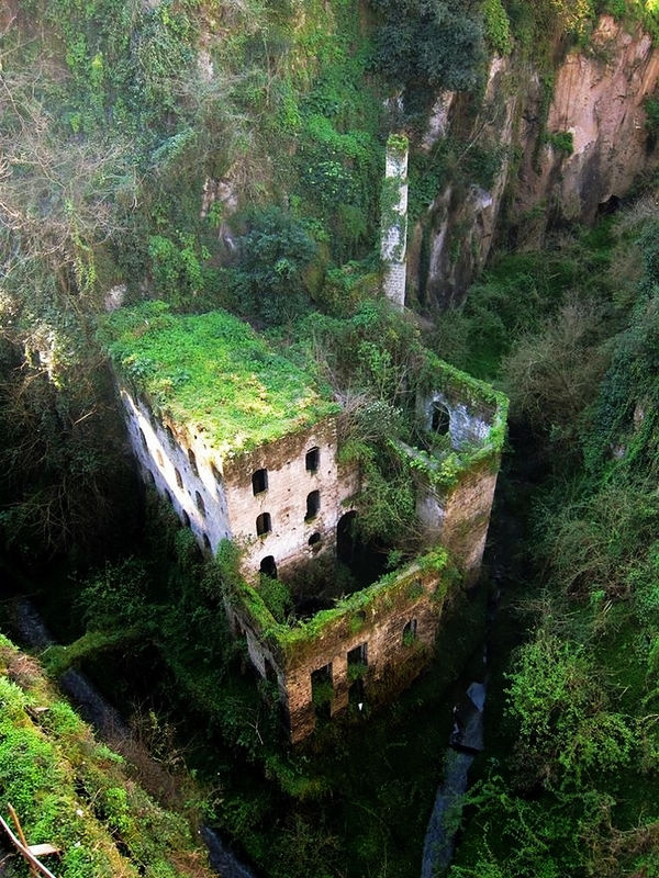 Molino abandonado de Italia