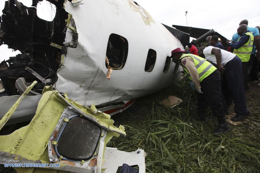 Se eleva a 9 número de muertos por accidente aéreo en Nigeria