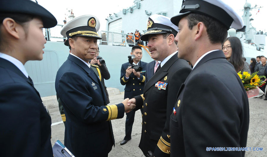 Chilenos ofrecen calurosa bienvenida a buques de la Armada china