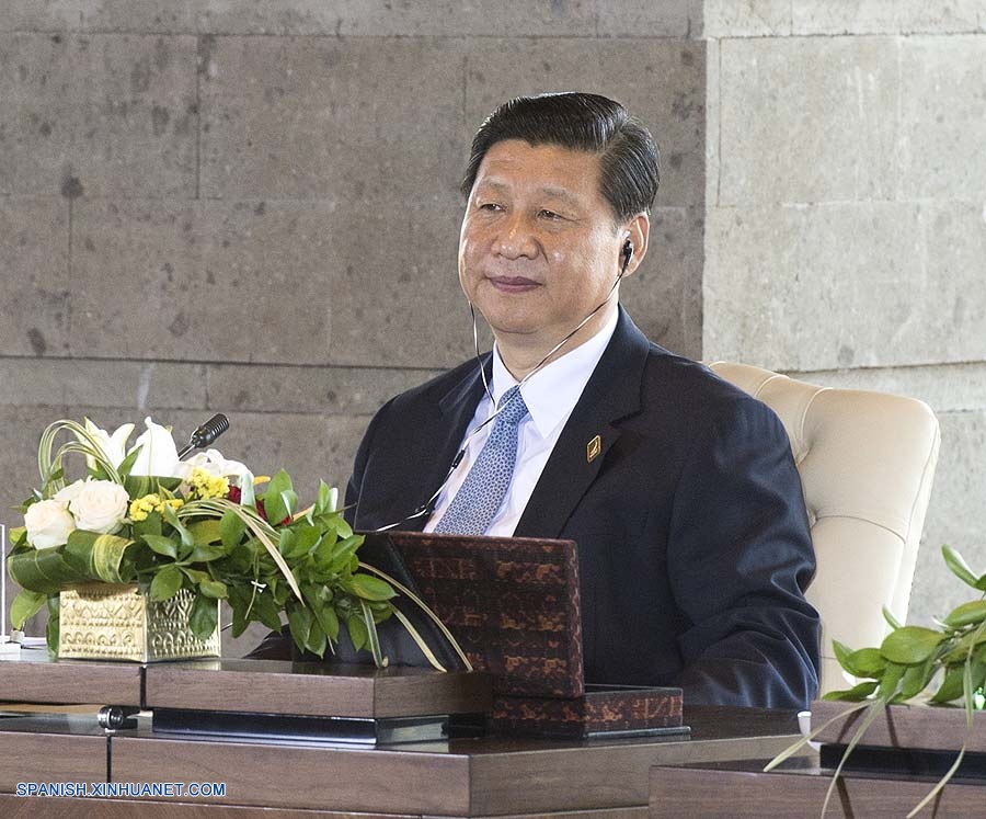 China está comprometida con promover paz y desarrollo regionales: Presidente Xi