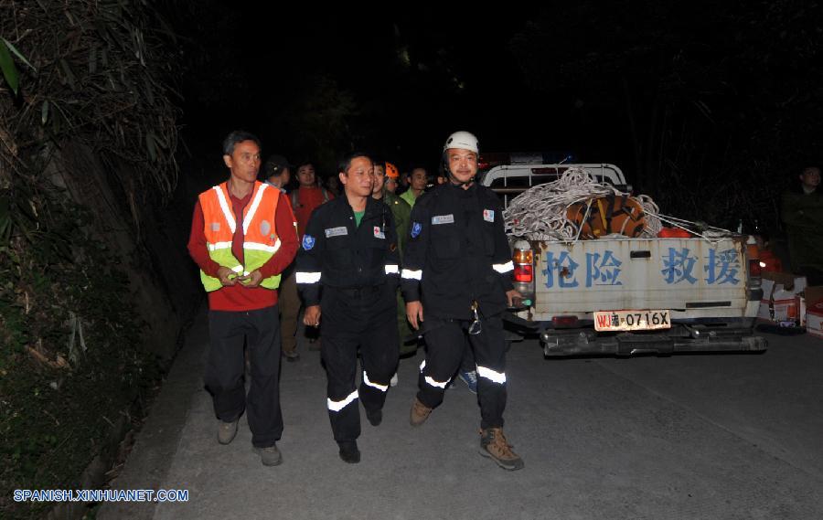 Hallado muerto saltador húngaro tras estrellarse con traje de alas en centro de China