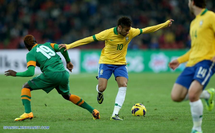 Fútbol: Brasil examina a estrellas de cara al mundial 2014
