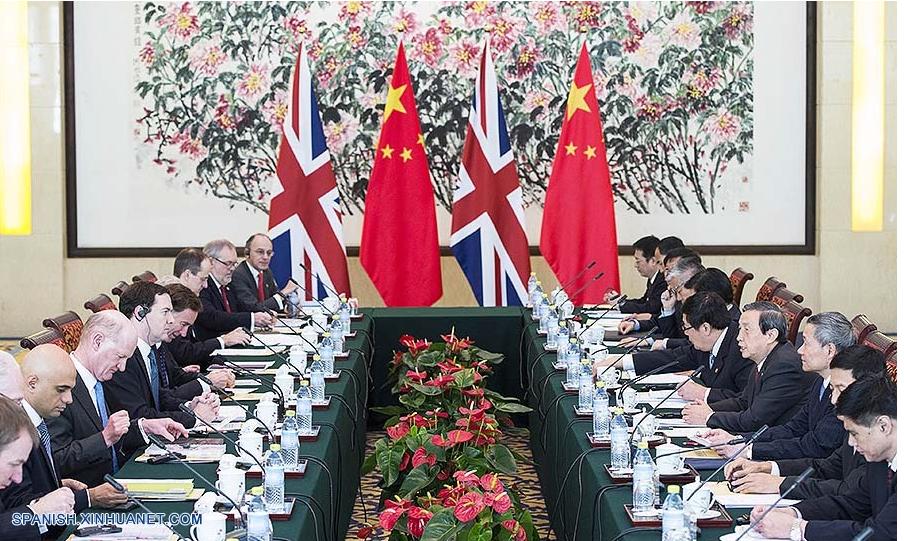 China y Reino Unido acuerdan fortalecer cooperación económica y financiera (2)