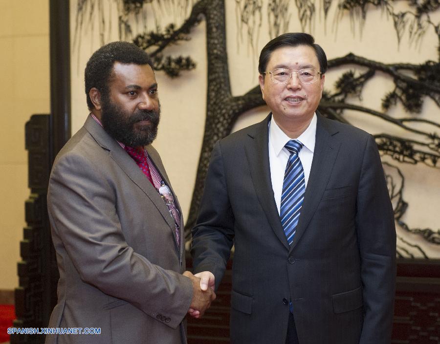 Máximo legislador chino se reúne con homólogo de Papúa Nueva Guinea 