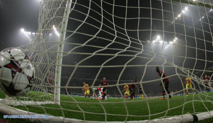 Fútbol: Barcelona empata 1-1 con Milán en partido de la Champions