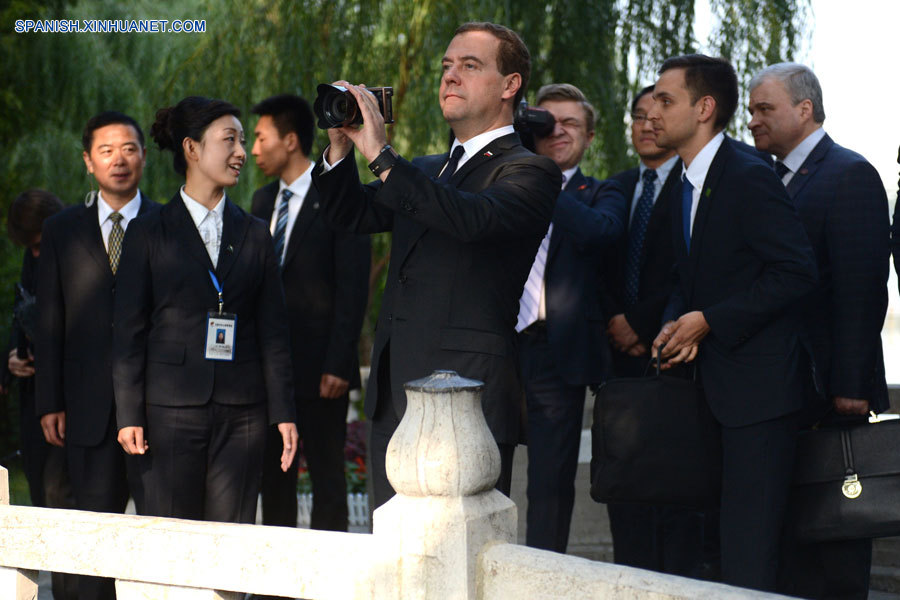 Primer ministro de Rusia concluye visita a China