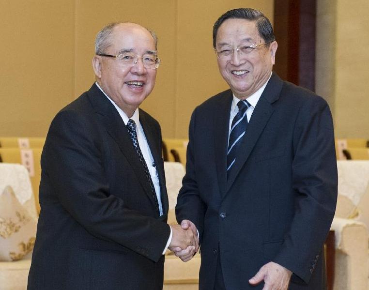 Máximo asesor político de China se reúne con presidente honorario de KMT