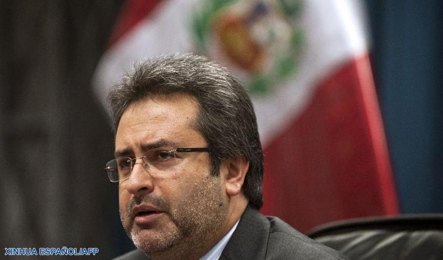 Primer ministro peruano anuncia su salida del gabinete
