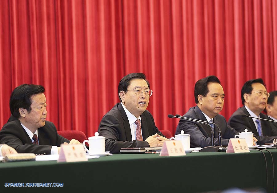 Máximo legislador chino pide más participación pública