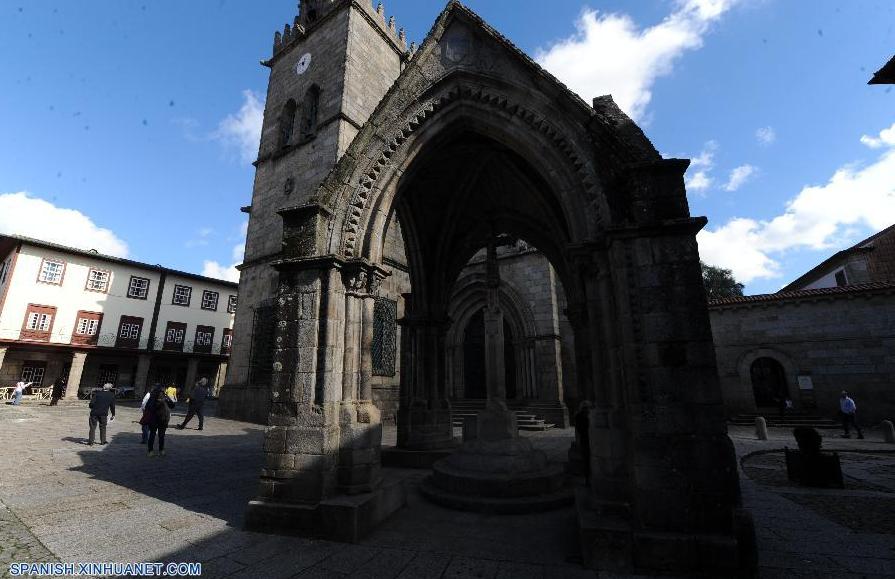 Portugal: Centro histórico de Guimaraes (2)