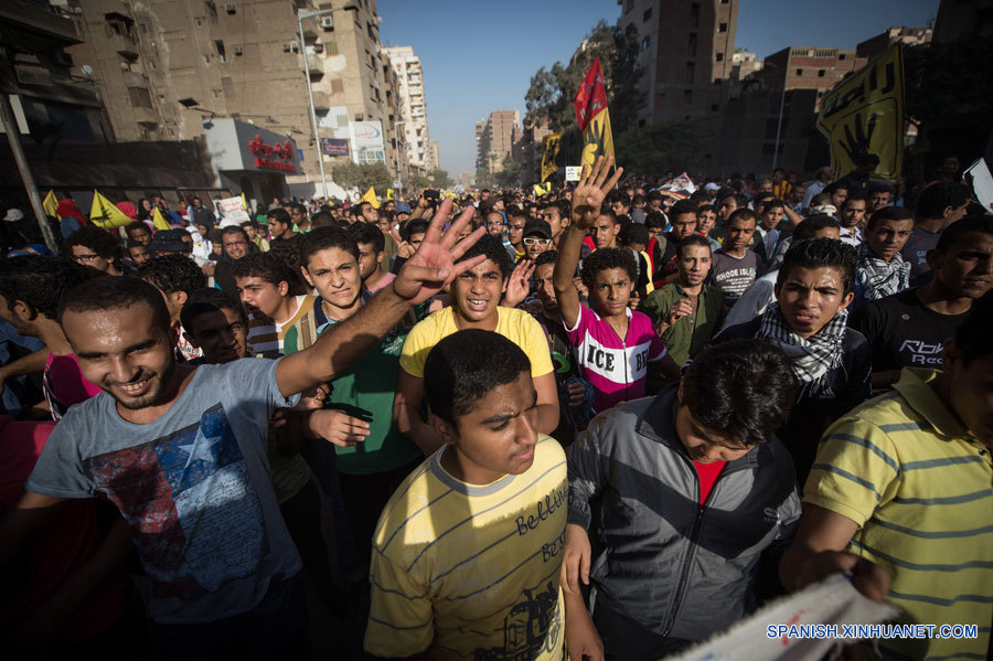 Miles protestan en Egipto antes de juicio de Morsi 2