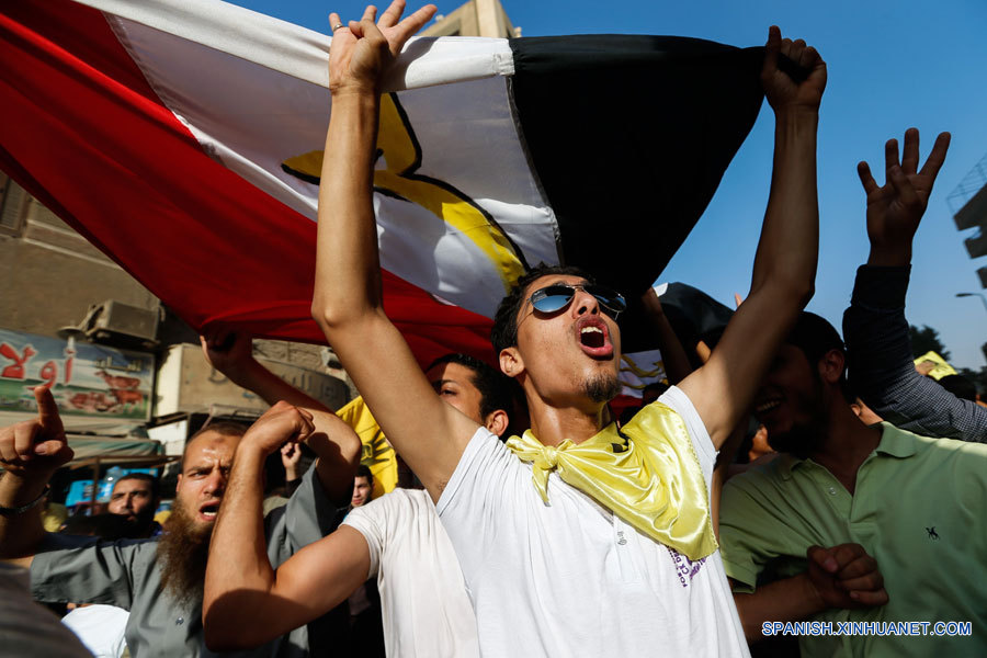 Miles protestan en Egipto antes de juicio de Morsi  3