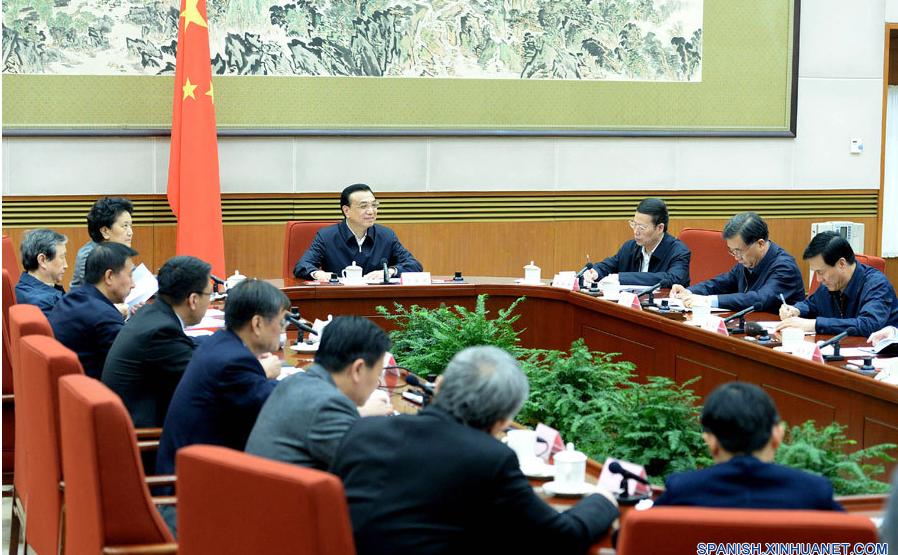 PM chino solicita opinión de expertos sobre crecimiento económico (2)