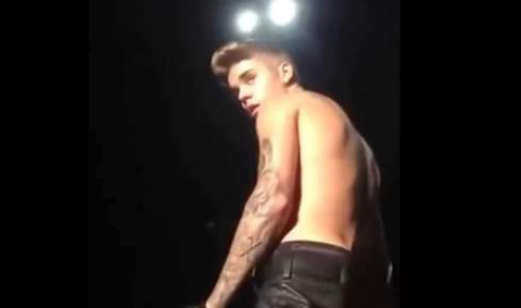 Justin Bieber recibe un botellazo en Sao Paulo y cancela el concierto