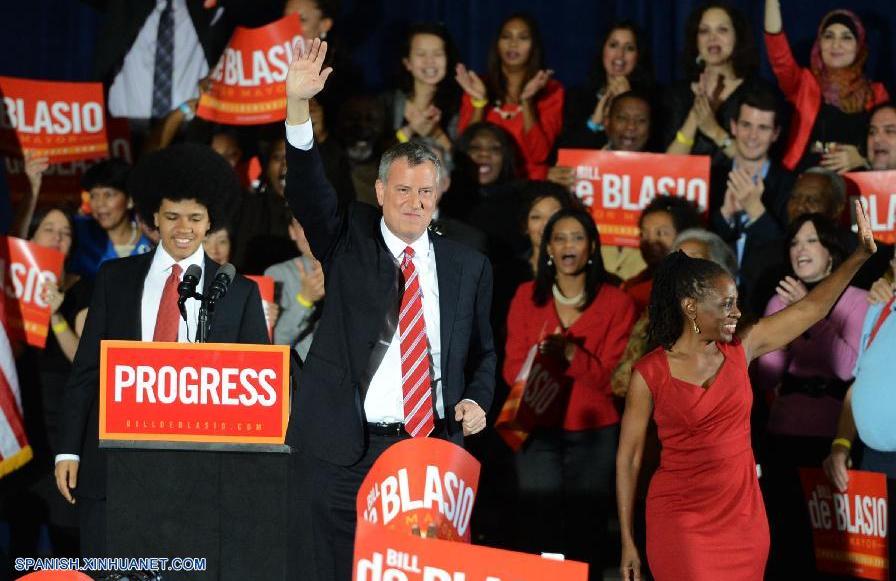 De Blasio gana elecciones a alcaldía de Nueva York