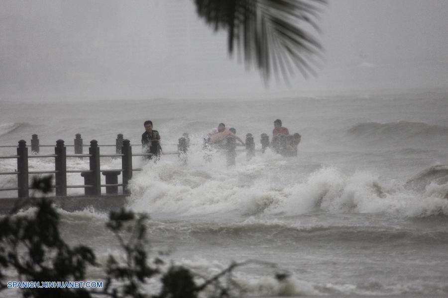 Tifón Haiyan lleva vendavales y aguaceros a sur de China