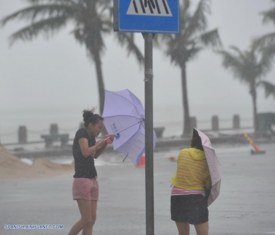 Tifón Haiyan lleva vendavales y aguaceros a sur de China