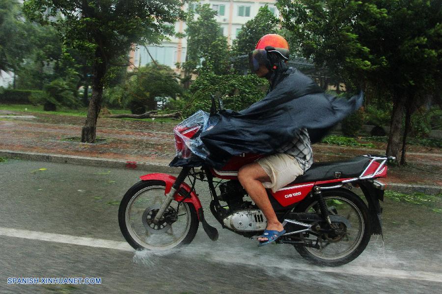 Tifón Haiyan lleva vendavales y aguaceros a sur de China