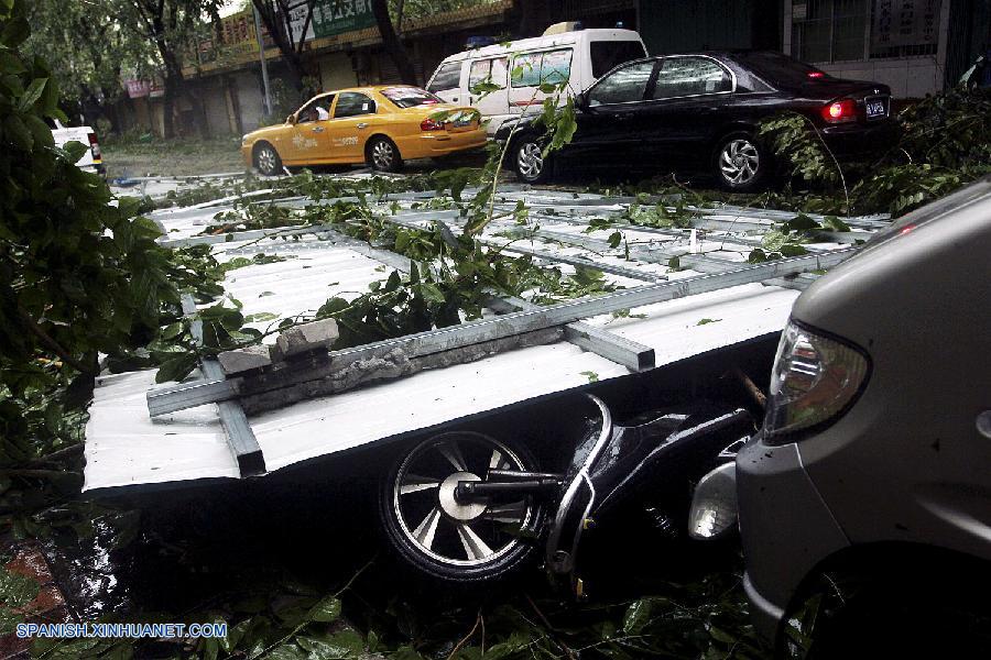 Tifón Haiyan lleva vendavales y aguaceros a sur de China