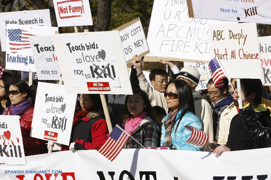 Miles de personas protestan contra el racismo ante sede de ABC