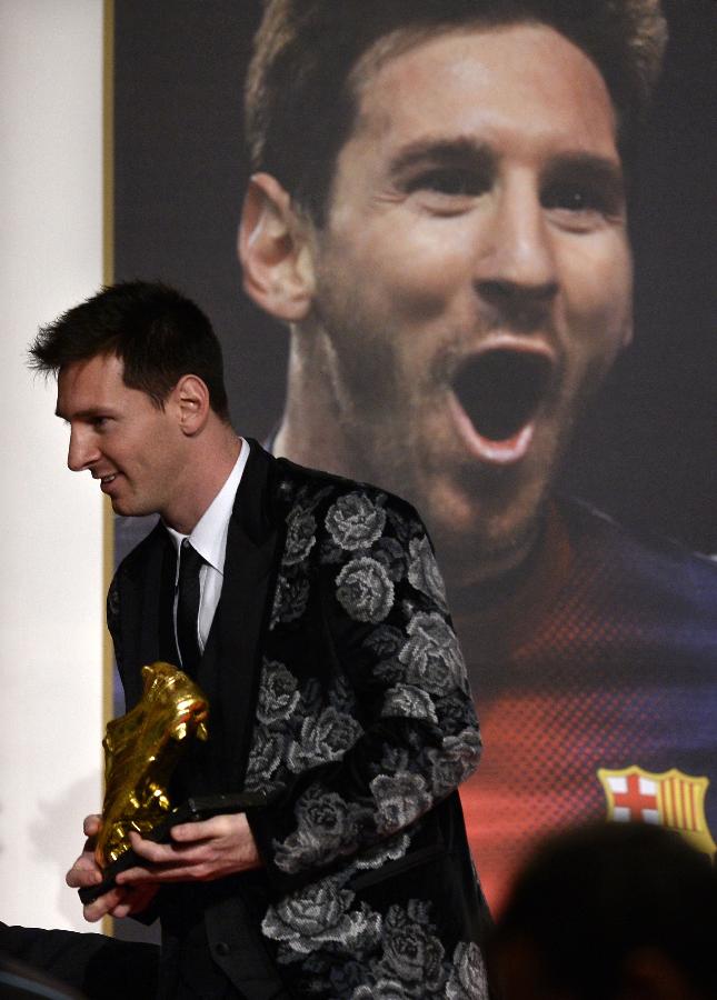 Fútbol: Argentino Lionel Messi recibe su tercera Bota de Oro
