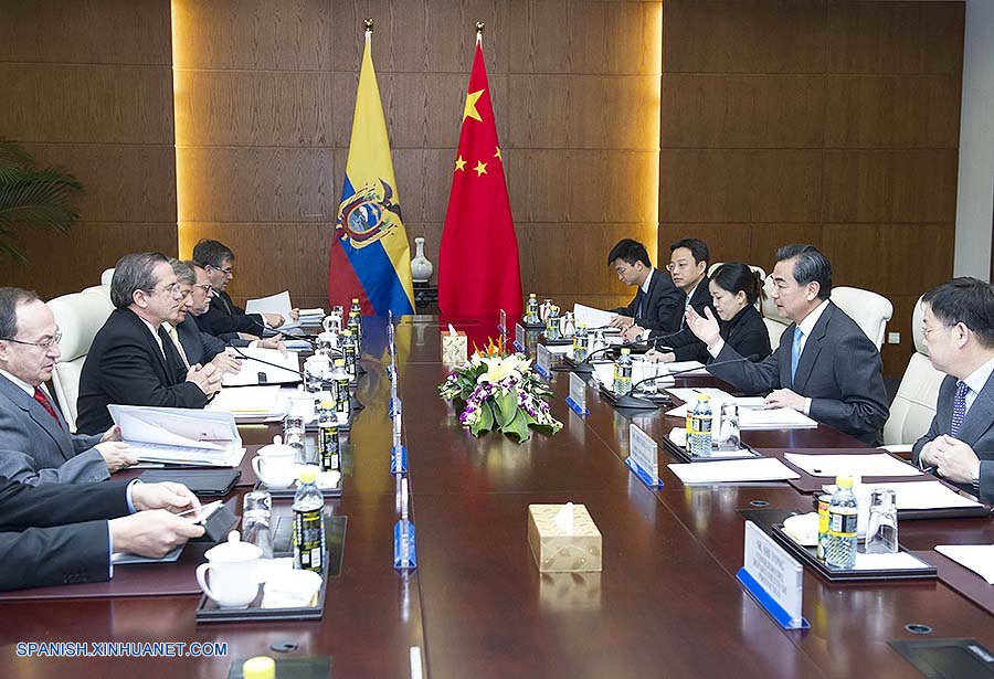 Cancilleres de China y Ecuador piden una cooperación bilateral más estrecha