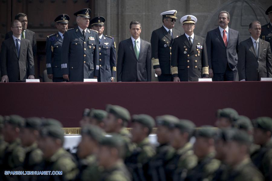 Presidente de México reconoce labor de Fuerzas Armadas